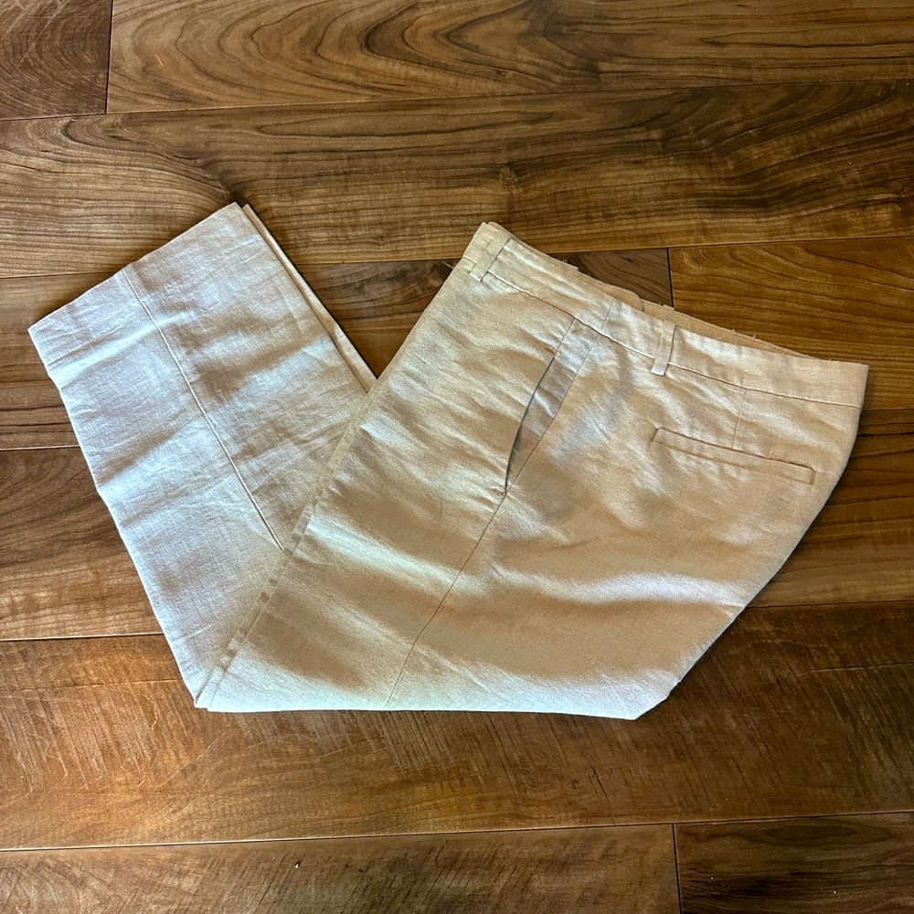 Ann Taylor Loft Women’s Capri Pants - Cream